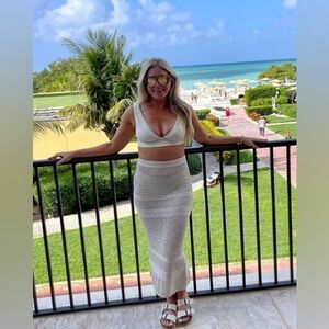 ABERCROMBIE AND FITCH SKIRT SZ M